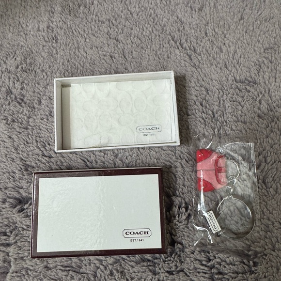 Coach Key Ring Handbag Motif NEW - Picture 3 of 7